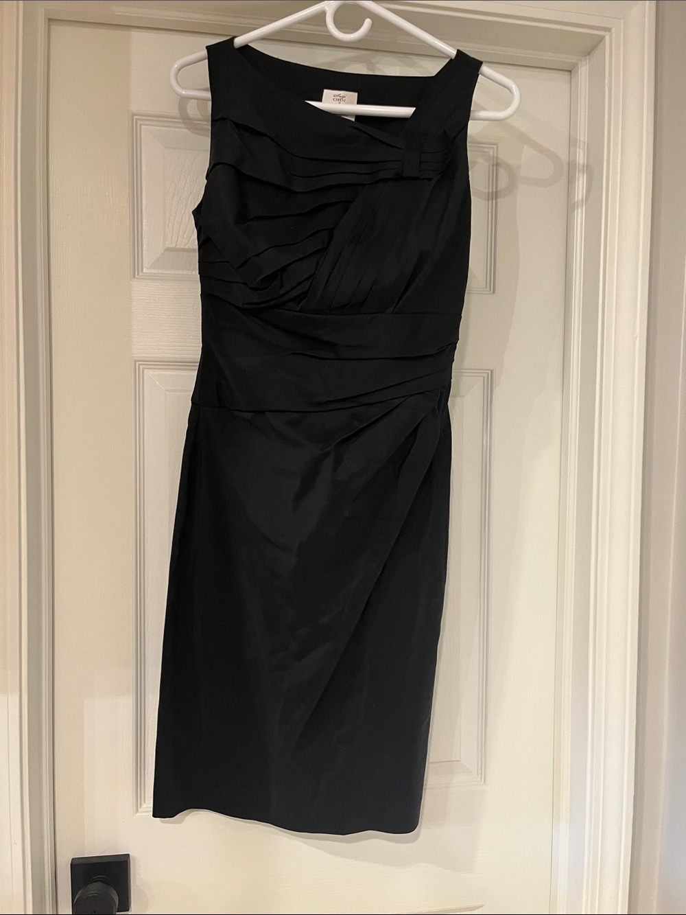 Classic Black Sheath Dress - Elegant Sleeveless Design